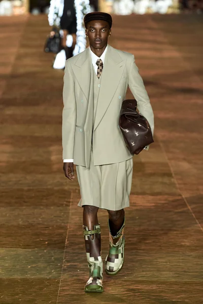 Look 1